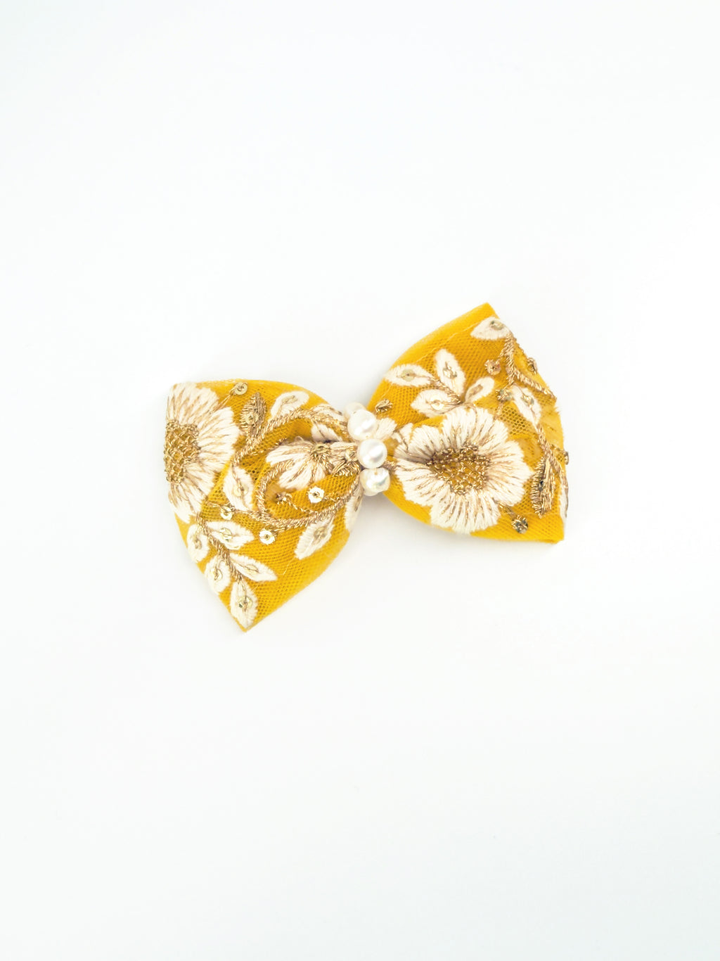 Front view of a BALOVESYOU Jardin Baroque pet hair clip in Perle with a floral bow design.